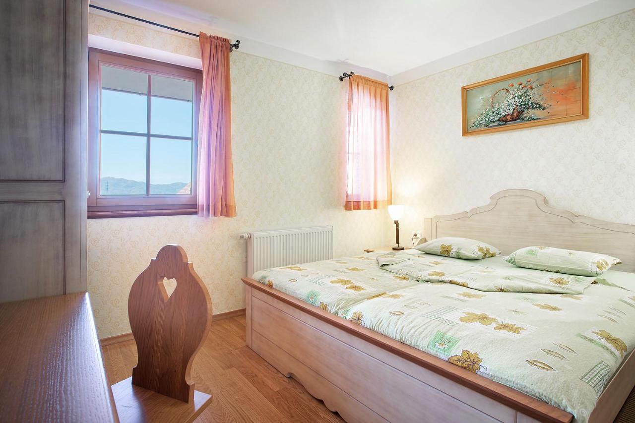 Apartments Tourist Farm Matijovc 나클로 외부 사진
