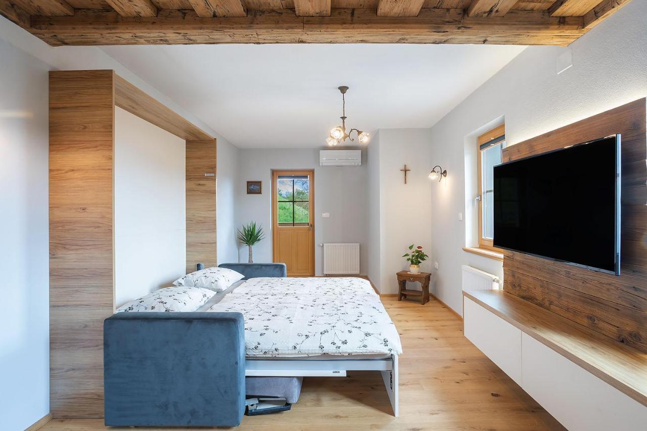 Apartments Tourist Farm Matijovc 나클로 외부 사진